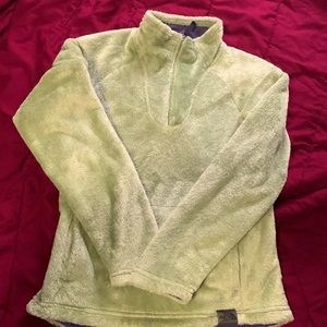 The North Face women’s green Osito quarter zip pullover